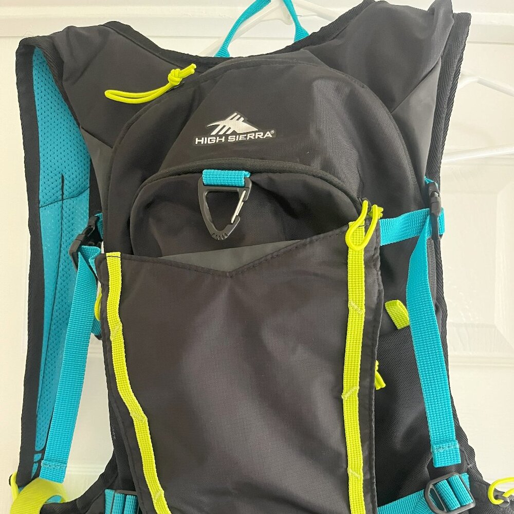HydraHike 16L Hydration Backpack